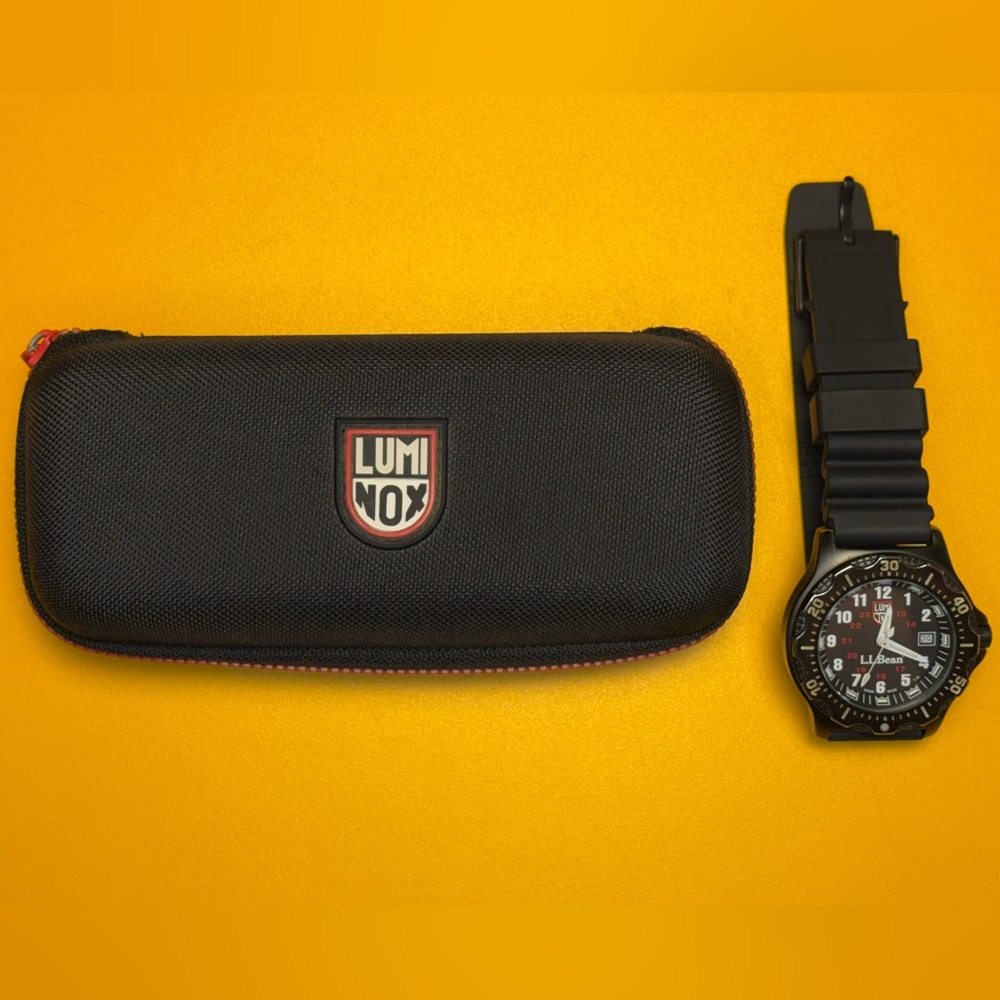 Luminox LL Bean Limited Edition 8400 With Travel Case.  NEW BATTERY.
